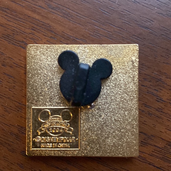 Dory Pin - officially licensed Disney - Picture 2 of 2